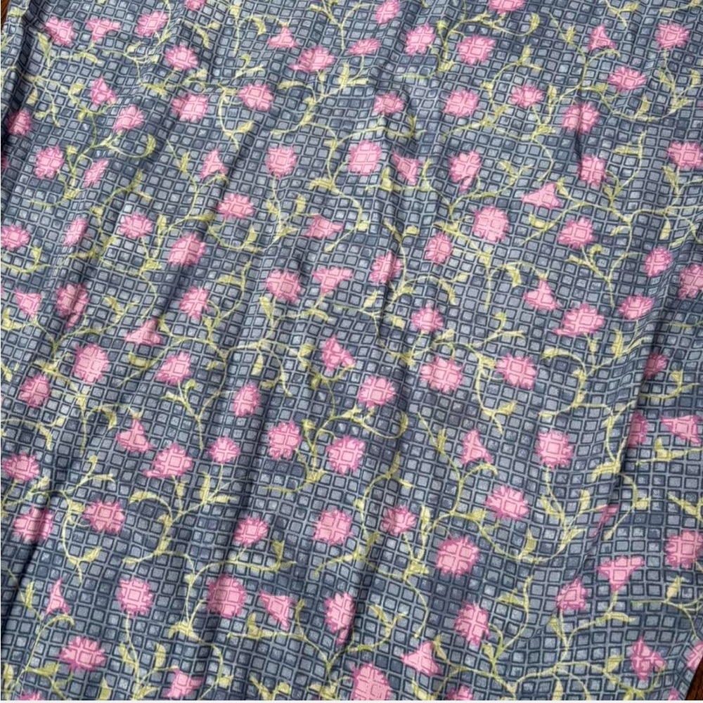 Vintage floral skirt in blue with lavender and green floral print - Picture 3 of 11